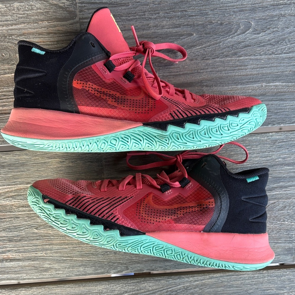 Nike Kyrie Flytrap 5 Magic Ember Dynamic Turquoise (GS) youth size 7